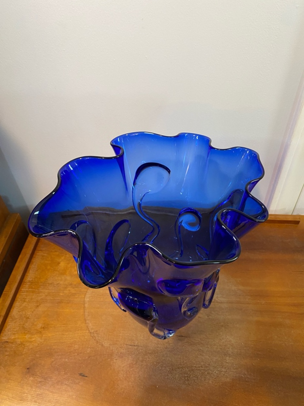 Vintage Cobalt Blue Swung Ruffle Handkerchief Vase 11", like new, hand blown - Picture 2 of 5